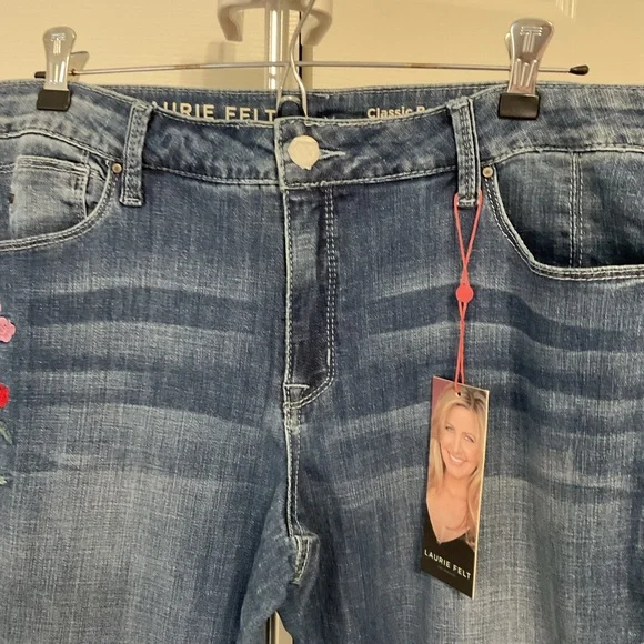 Laurie Felt - Picture 4 of 9